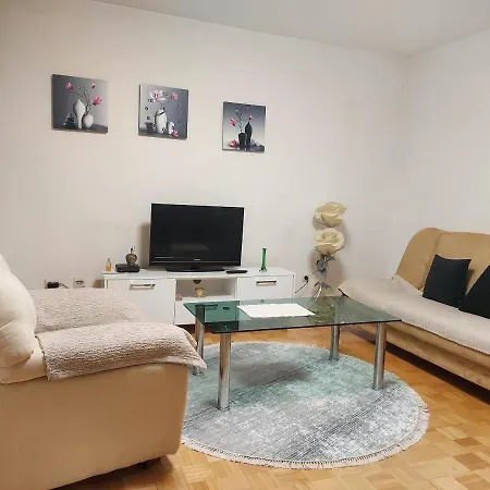 Stan Stupine B6 Apartment *